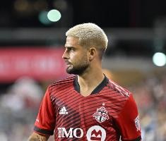 意媒：因西涅想加盟拉齐奥与萨里重聚，暂未回应紫百合和帕尔马